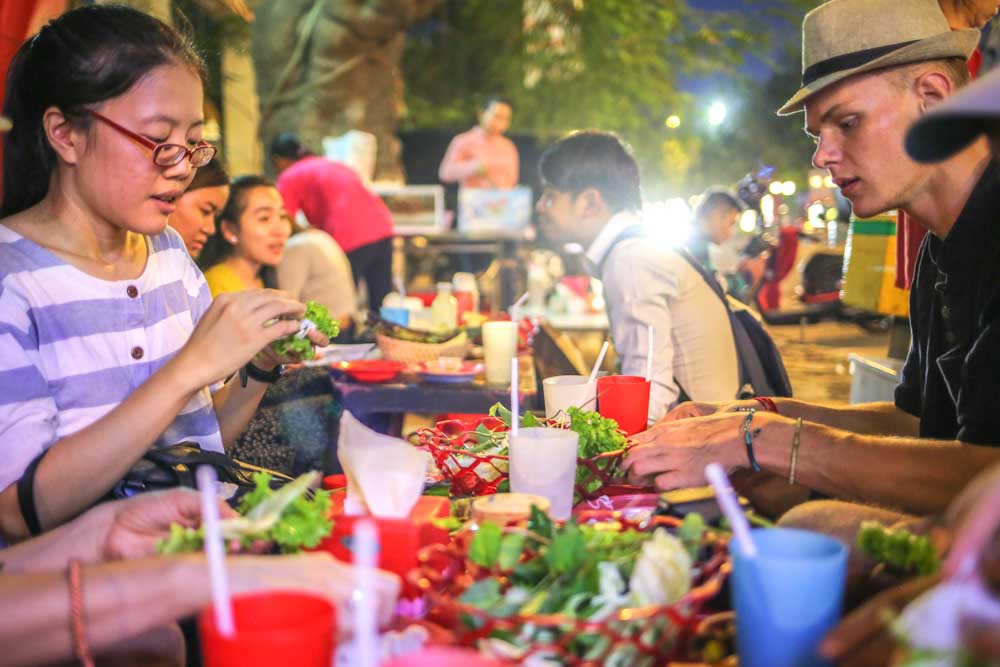 Phnom Penh Food Tour Nodle Table