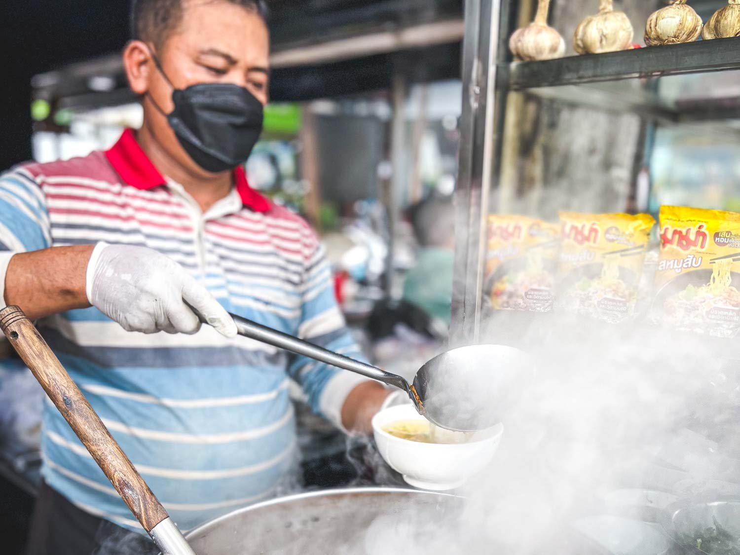 Phnom Penh Morning Market & Breakfast Tour Noodle Man