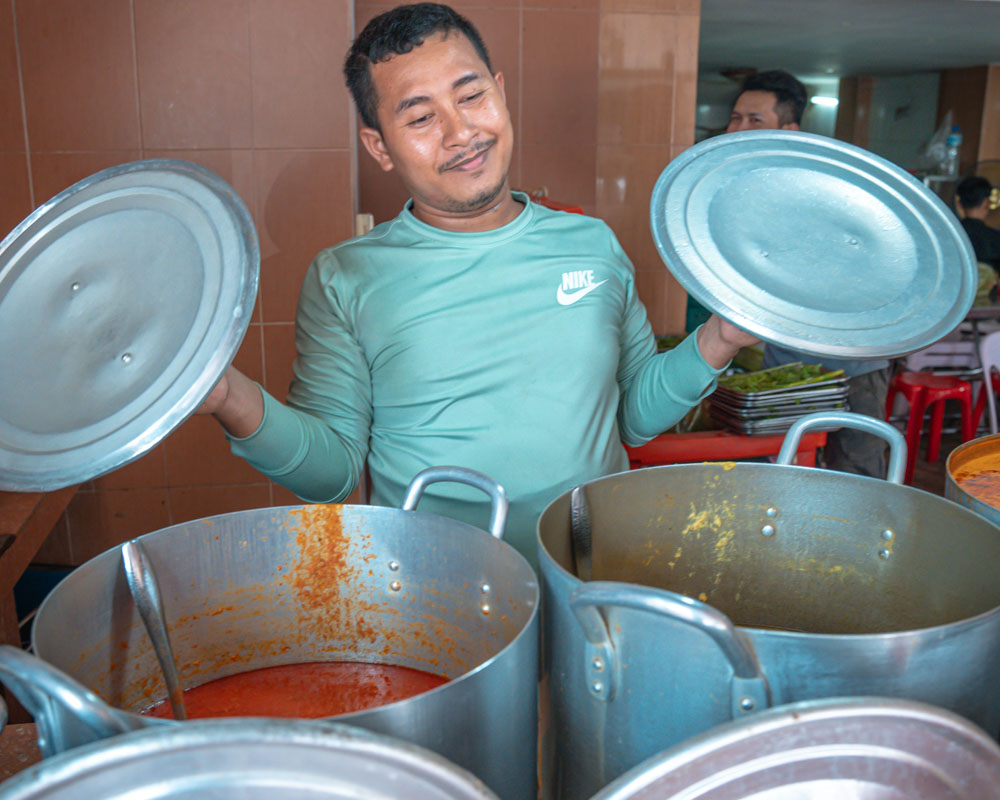 Phnom Penh Food Tour Khmer Curry Chef