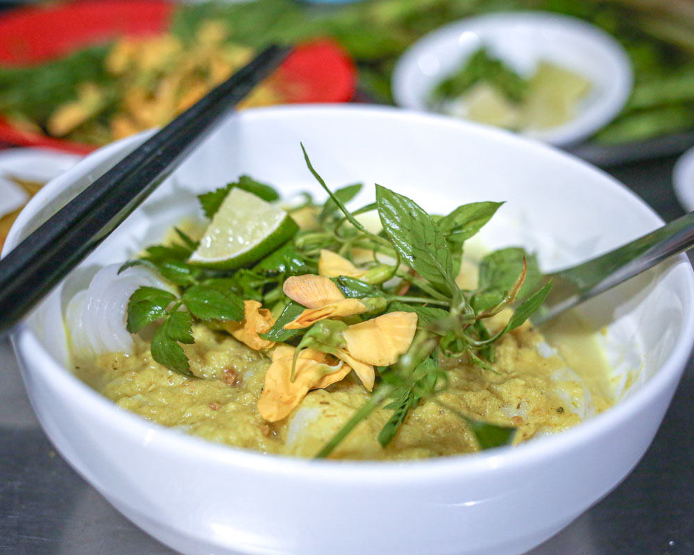 Phnom Penh Food Tour Khmer Curry Noodle Bowl