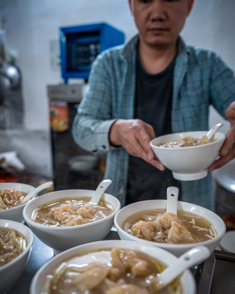 Guangzhou noodle vendor