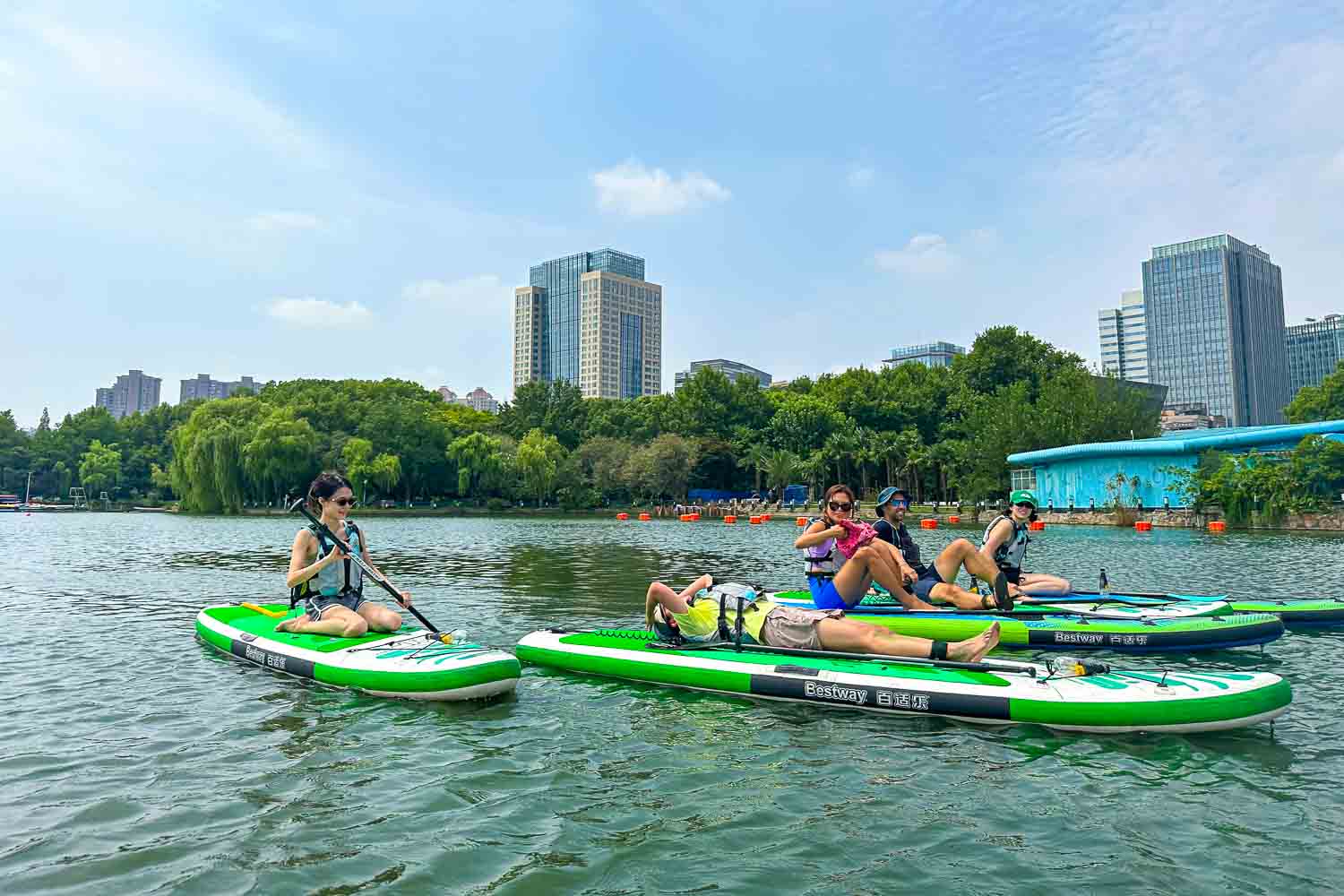Paddle boarders in Changfeng Park