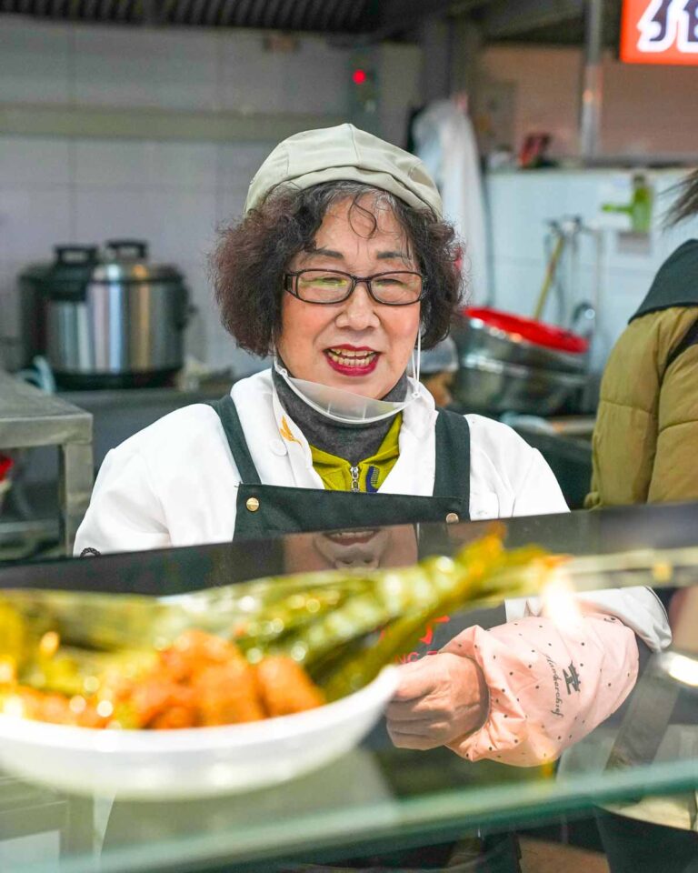 Beijing Hutong Breakfast Food Tour Vendor