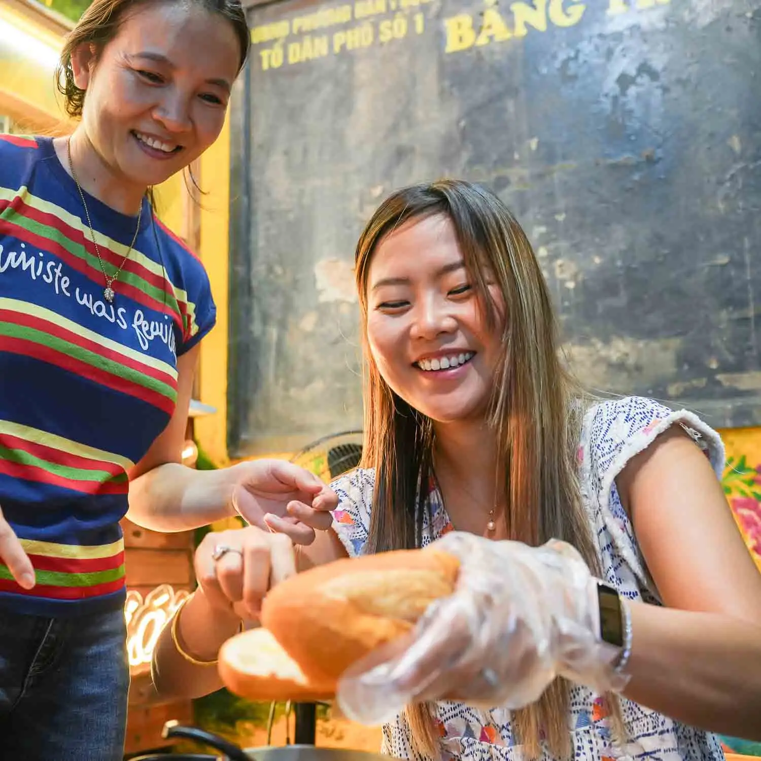 Lost Plate founder making Bahn Mi