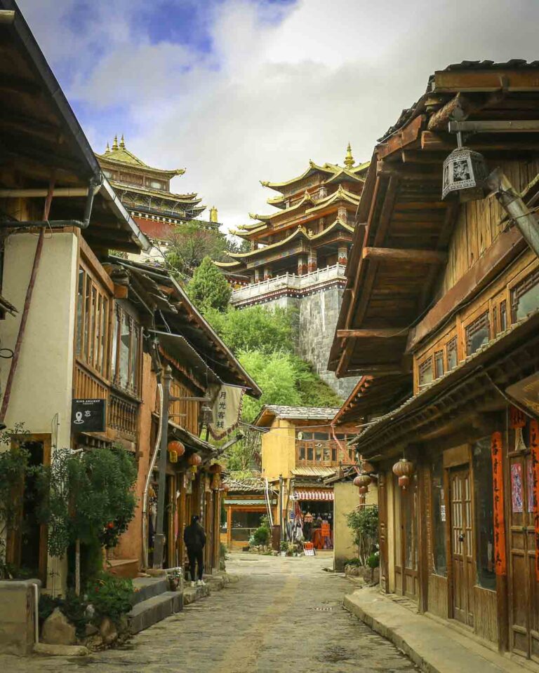 Shangrila old town temple