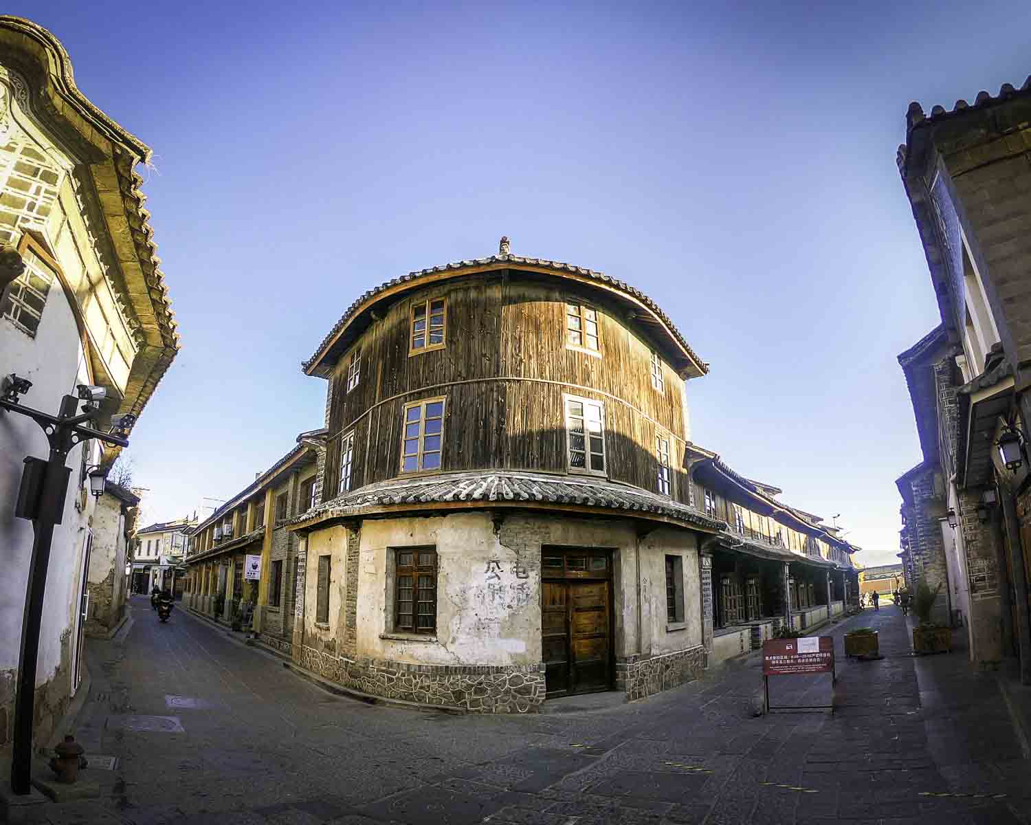 Xizhou streets and buildings
