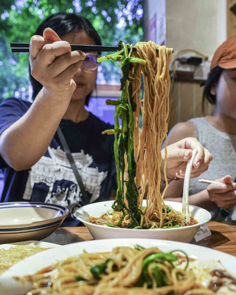Chongqing xiaomian noodle pull